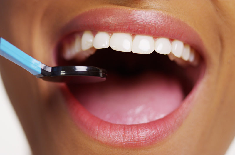 Całościowe leczenie dentystyczne – odkryj ścieżkę do zdrowych i atrakcyjnego uśmiechów.